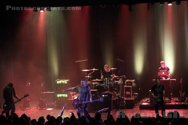PETER HOOK AND THE LIGHT - 2017-10-28 - PARIS - Le Trianon - Peter Woodhead - Jack Bates